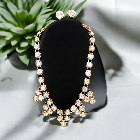 ✨ Crystal Encased Necklace & Stud Earring Set ✨ - Picture 3 of 16